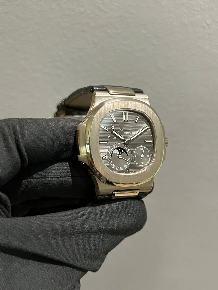 Patek Philippe Nautilus 5712G-001